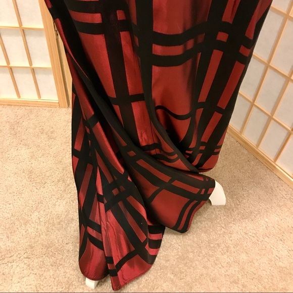 D22_JS COLLECTION. Crimson red/black plaid maxi skirt - Picture 4 of 12